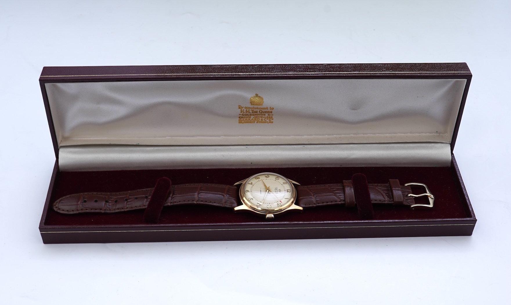 A gentleman's early 1960's 9ct gold Smiths De Luxe manual wind wrist watch